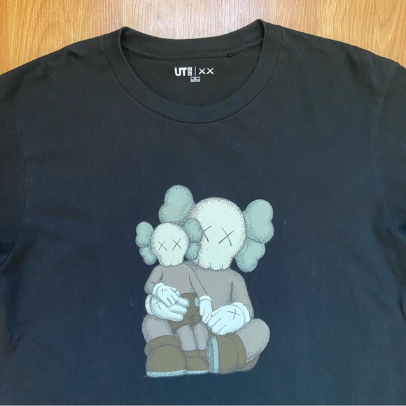 KAWS & Uniqlo Men’s Companion Multi Logo T-Shirt Size XL - Picture 3 of 7